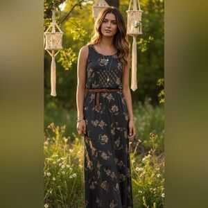 Dressing Clio  Floral Maxi Dress in Gray
